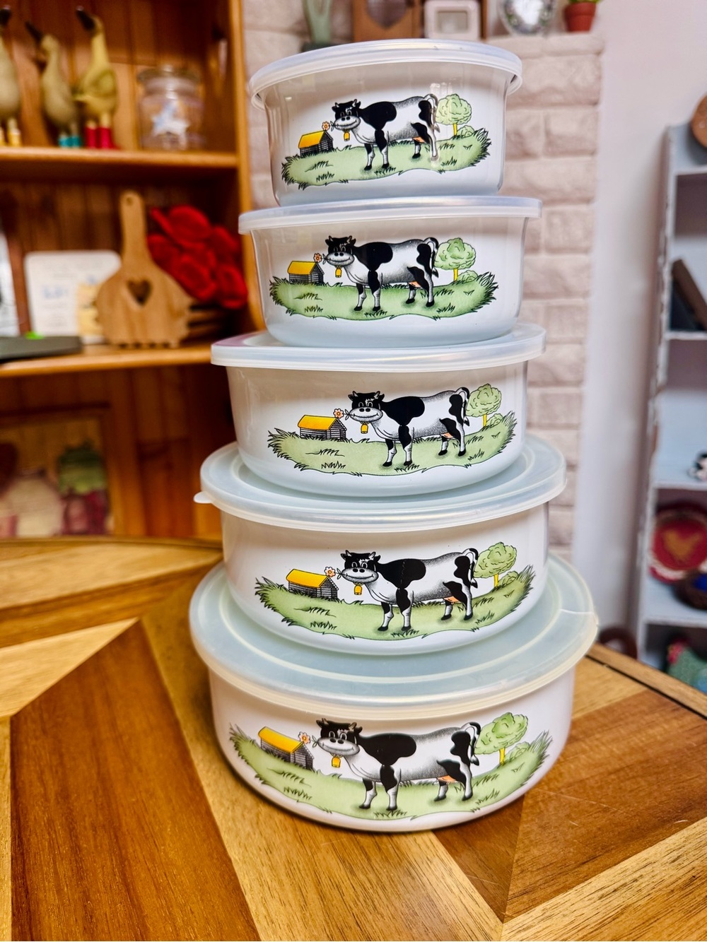 Cow Mixing Bowls with Lids-Set of 5